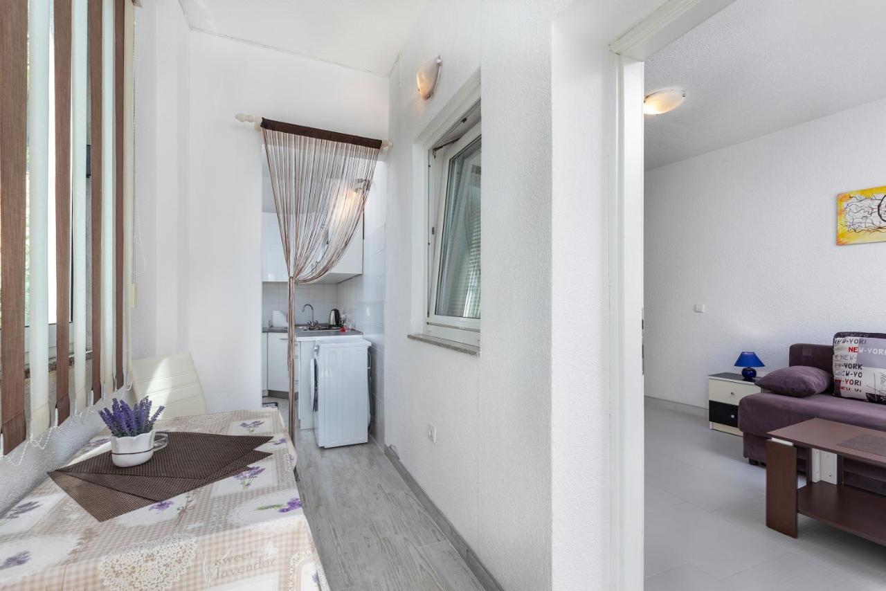 Top Central Apartments Pula Bagian luar foto
