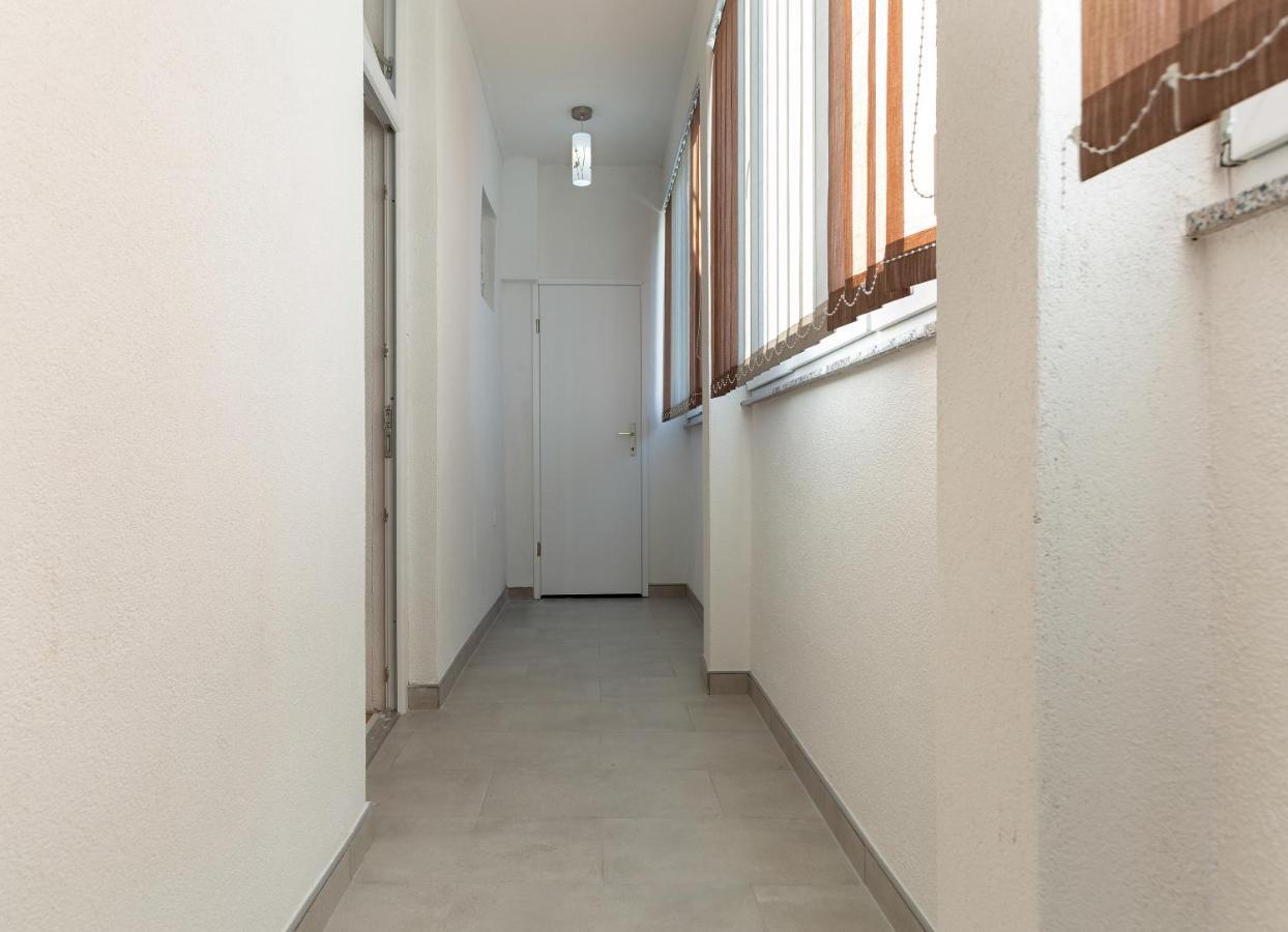 Top Central Apartments Pula Bagian luar foto
