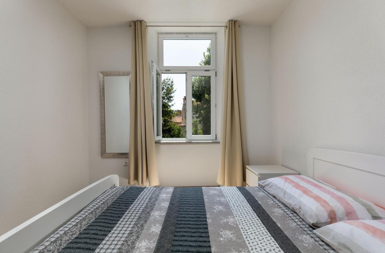 Top Central Apartments Pula Bagian luar foto
